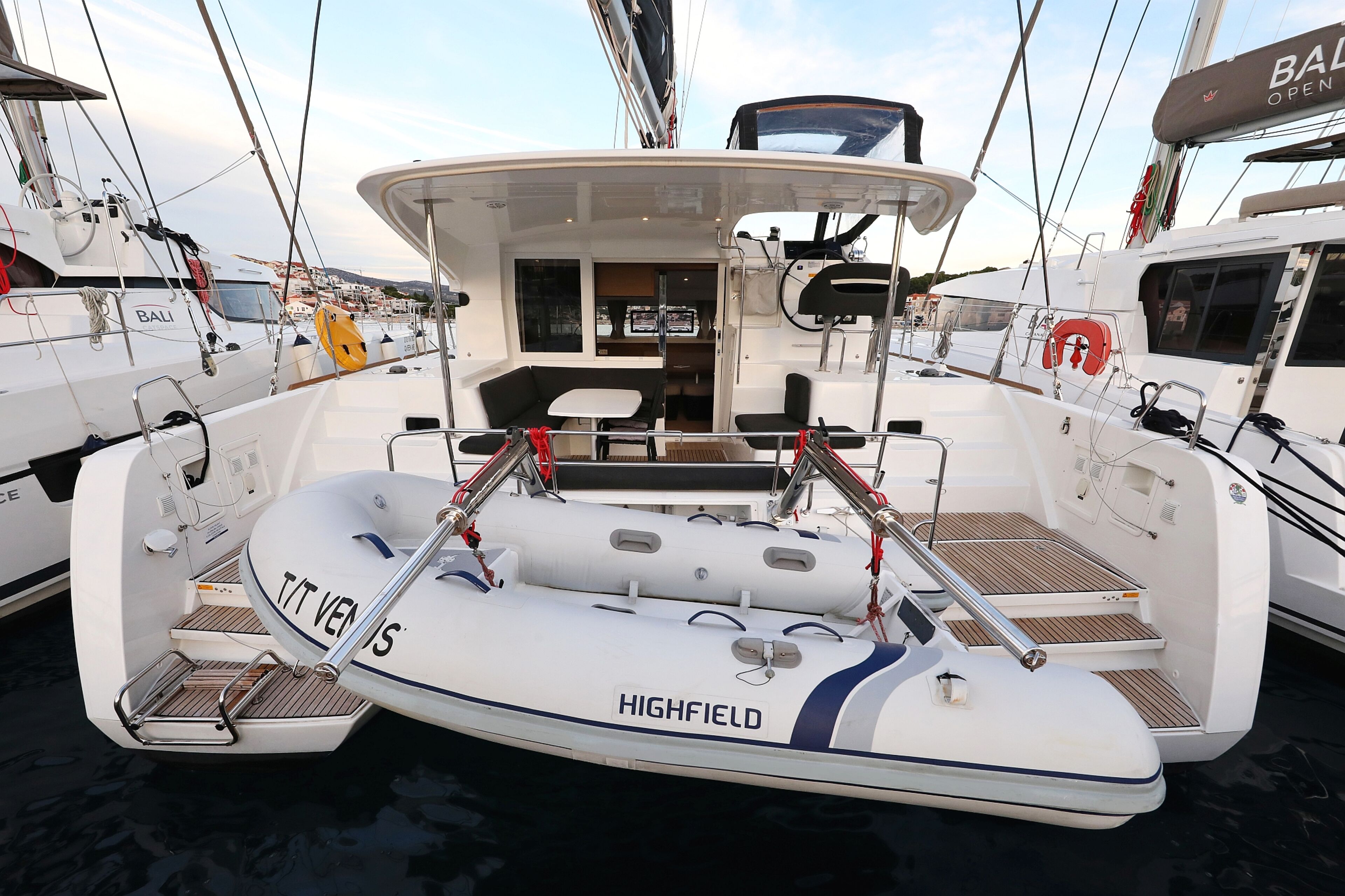 Lagoon 40 - 4 + 2 cab Venus