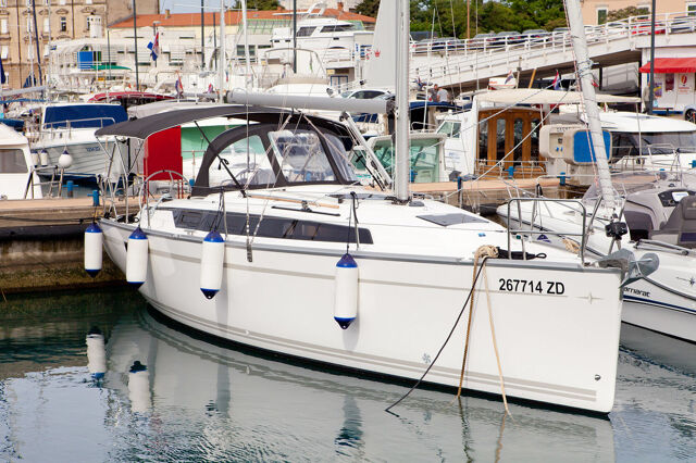 Bavaria Cruiser 34 Style Aston
