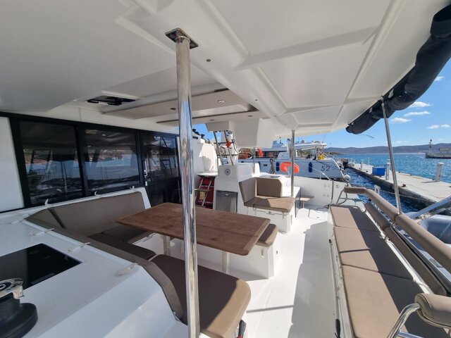 Fountaine Pajot Astrea 42 - 4 + 2 cab. Princess Kiara
