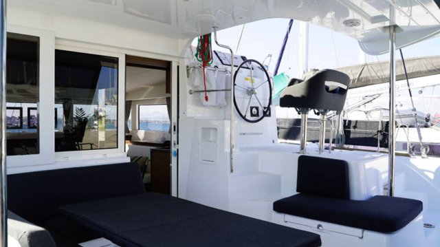 Lagoon 40 - 4 + 2 cab Chios