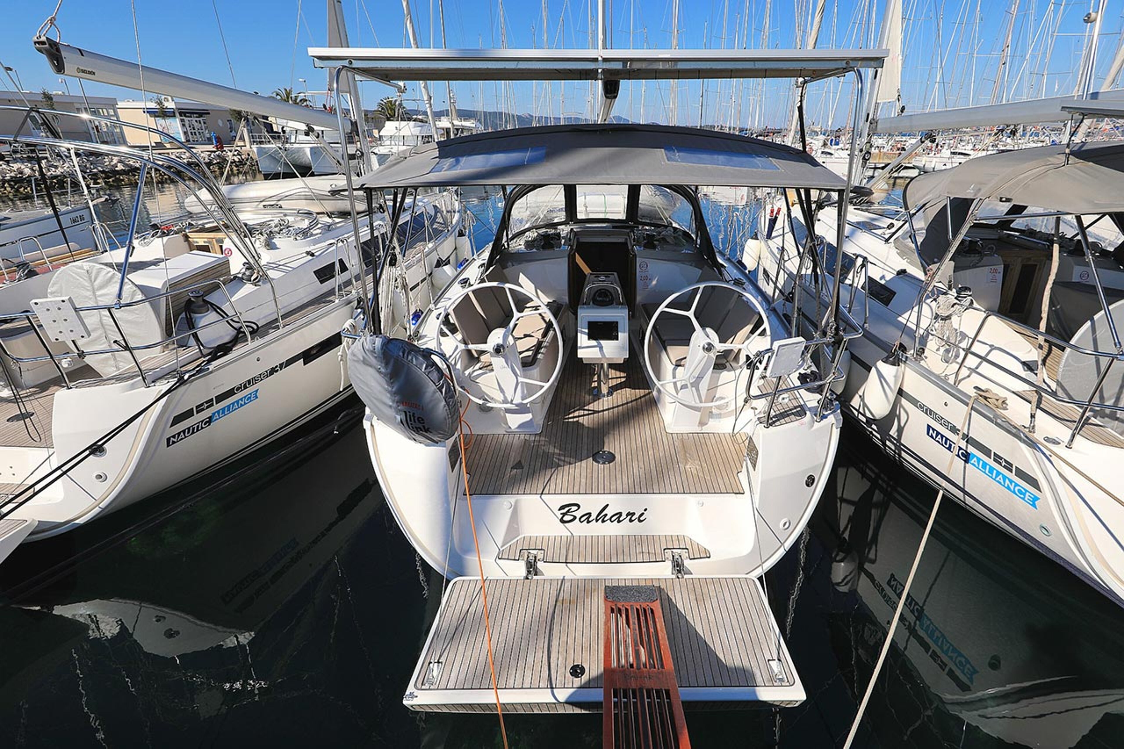 Bavaria Cruiser 37 - 3 cab. Bahari