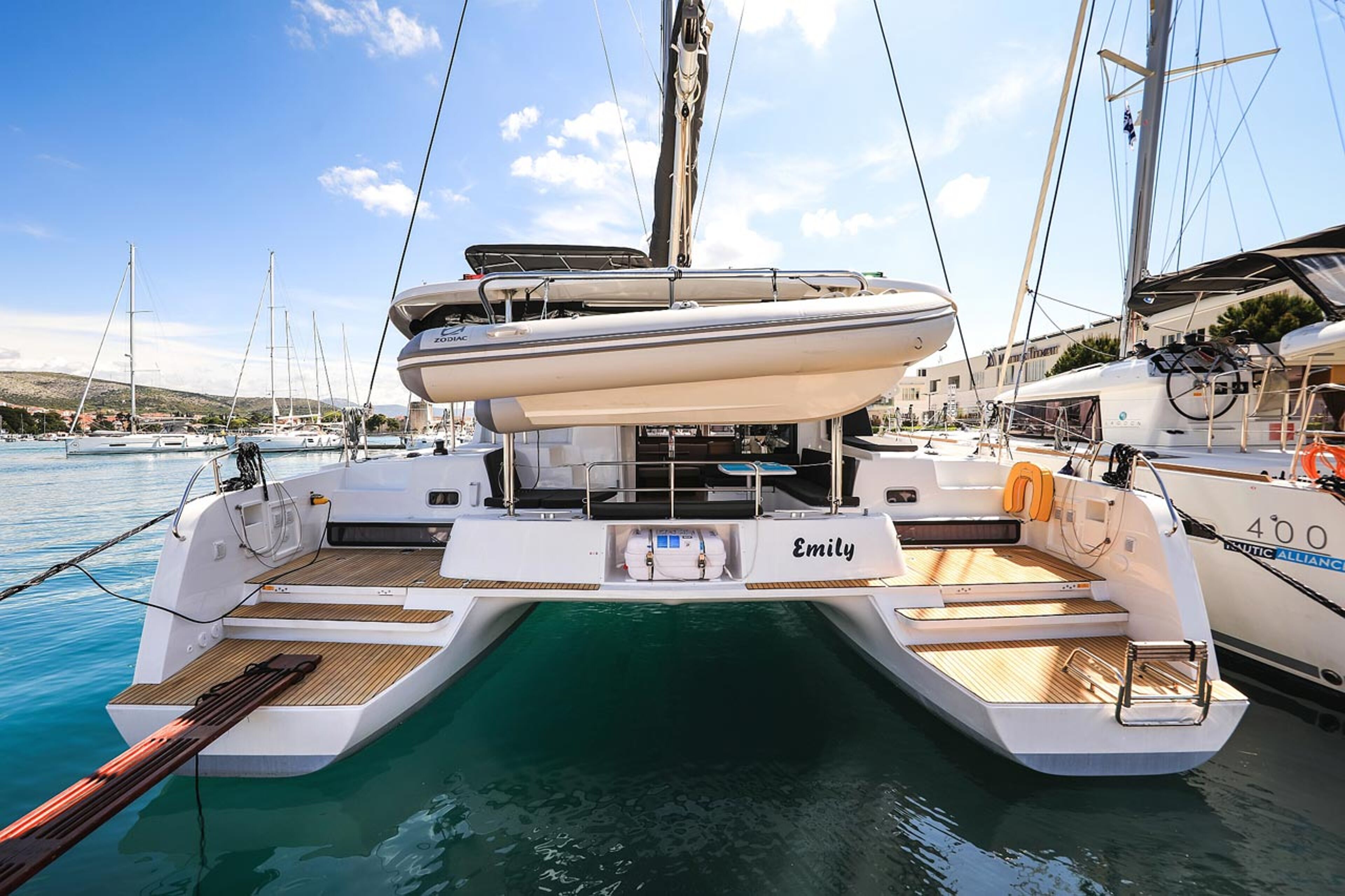 Lagoon 42 - 4 + 2 cab. Emily