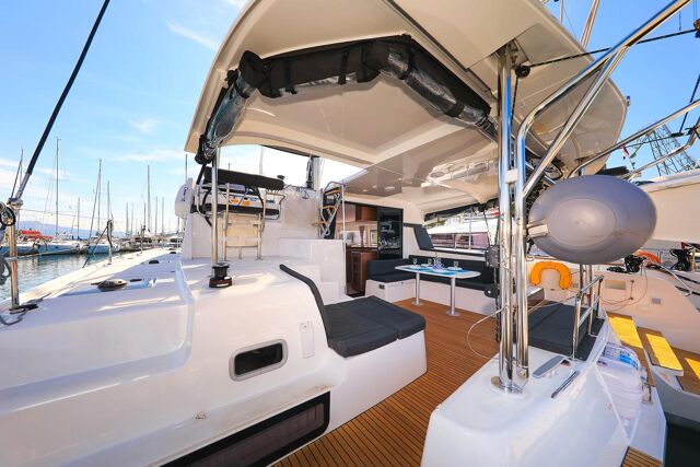 Lagoon 42 - 4 + 2 cab. Emily