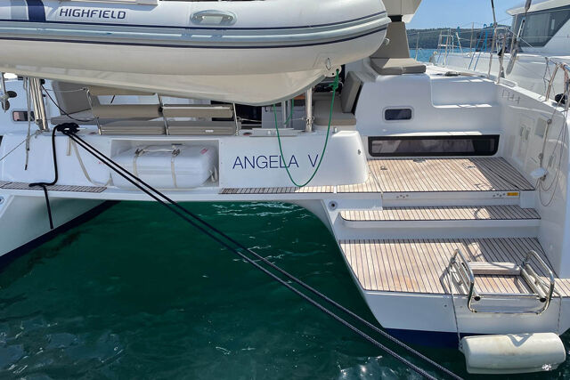 Lagoon 42 - 4 + 2 cab. Angela V 