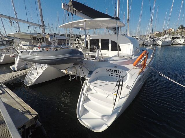 Lagoon 380 - 4 + 2 cab. Grey Pearl