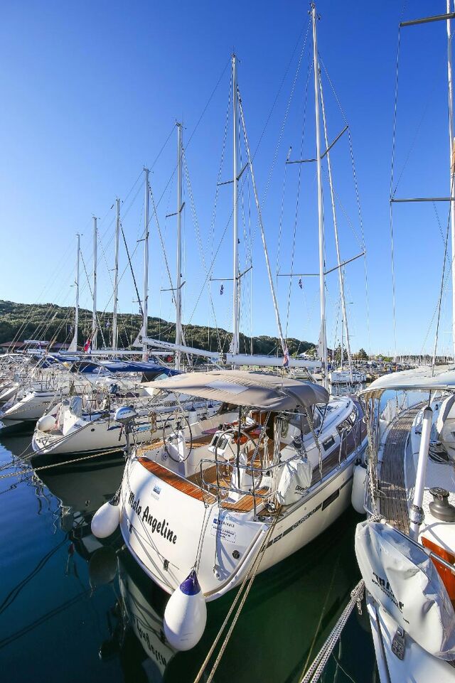 Bavaria Cruiser 37 - 3 cab. Malo Angeline