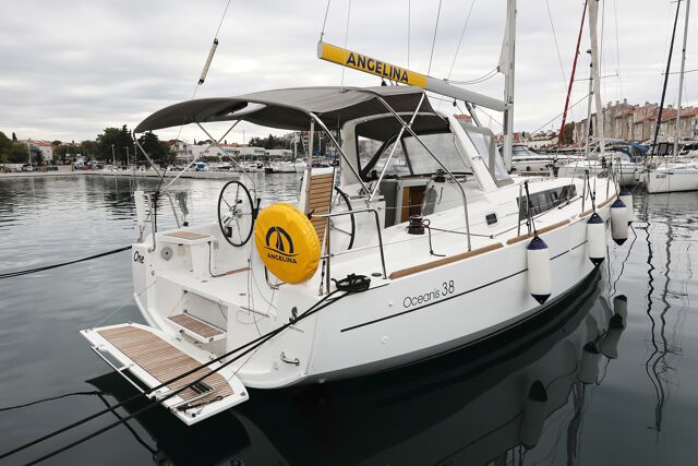 Oceanis 38 - 3 cab. One