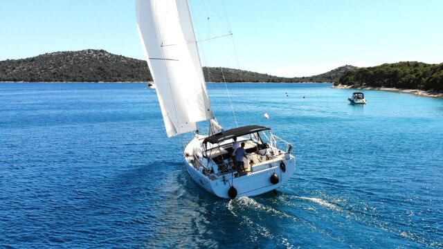 Oceanis 51.1 - 3 + 1 cab. Cloudy Bay