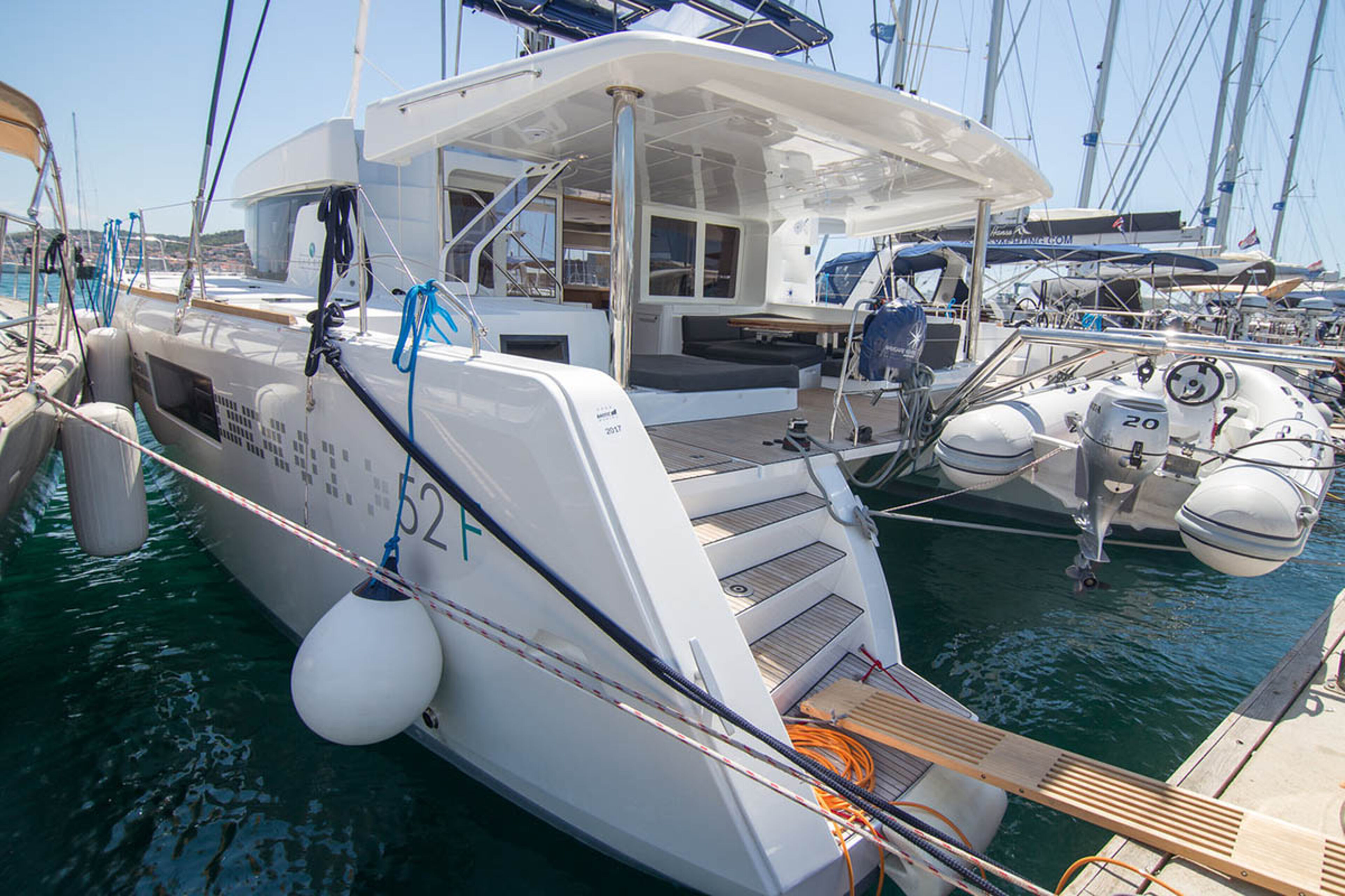 Lagoon 52 F - 5 + 2 cab. Costabella 