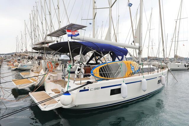 Bavaria C38 Ghost