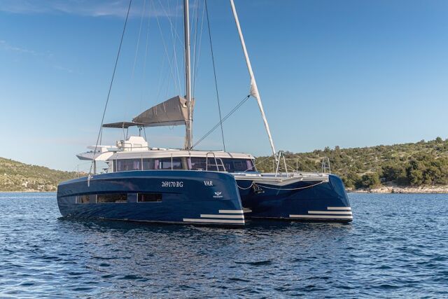 Dufour 48 Catamaran - 5 + 1 cab. Uno