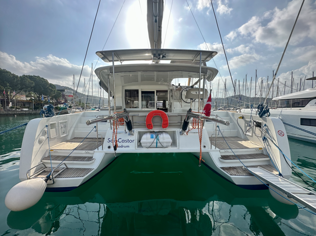 Lagoon 40 - 4 + 2 cab Sail Castor
