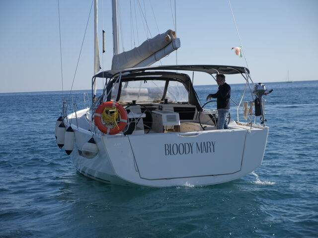 Dufour 430 - 3 cab. Bloody Mary