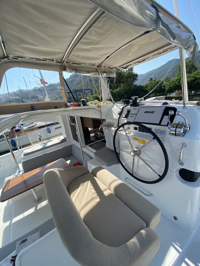 Lagoon 40 - 4 + 2 cab Falcon
