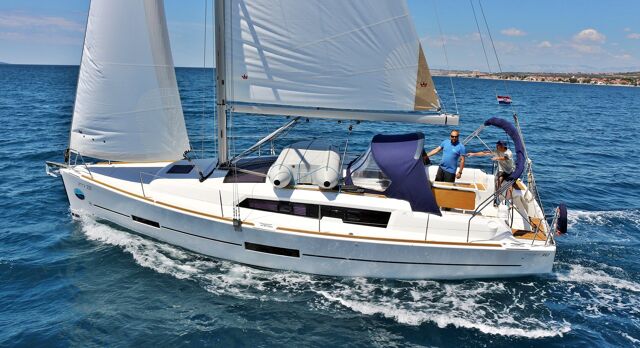 Dufour 382 GL Louise