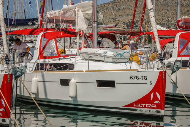 Oceanis 35 Mala Luna