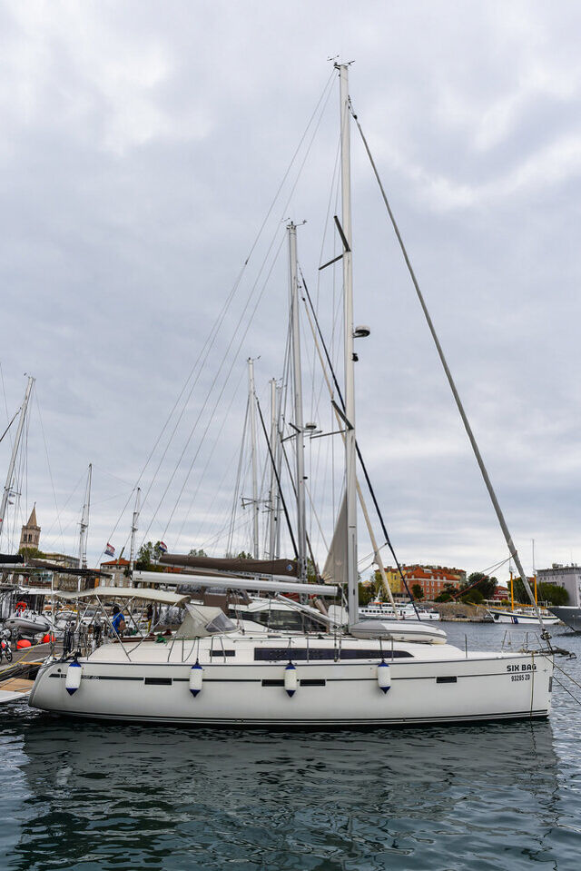 Bavaria Cruiser 46 - 4 cab. Six Bag