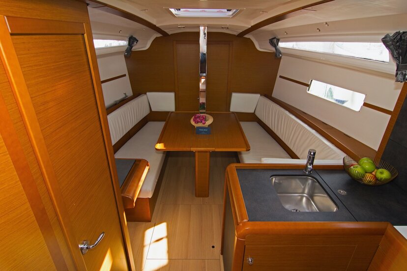 Sun Odyssey 349 - 3 cab. Cha - Cha