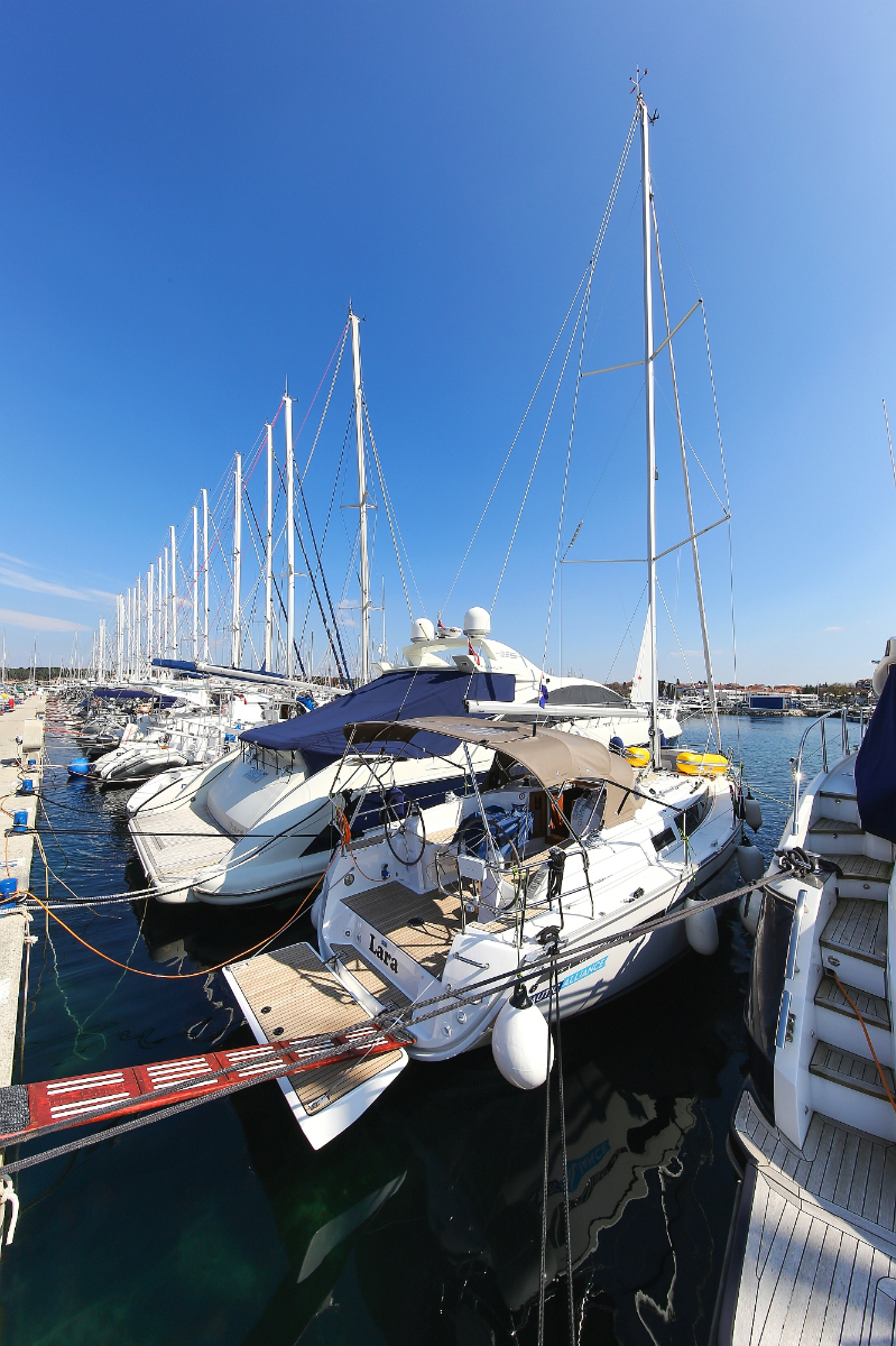 Bavaria Cruiser 34 - 2 cab. Lara