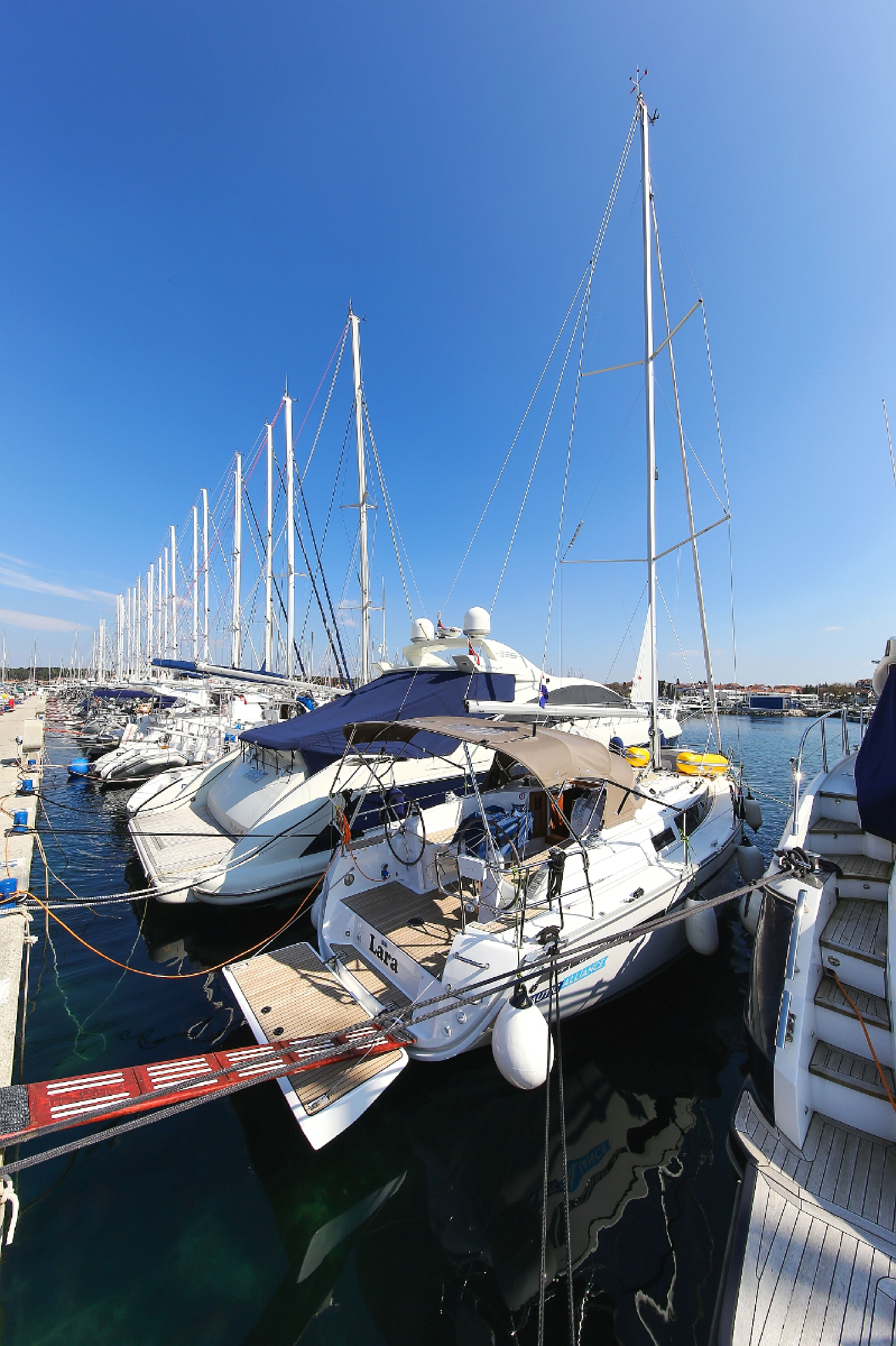 Bavaria Cruiser 34 - 2 cab. Lara