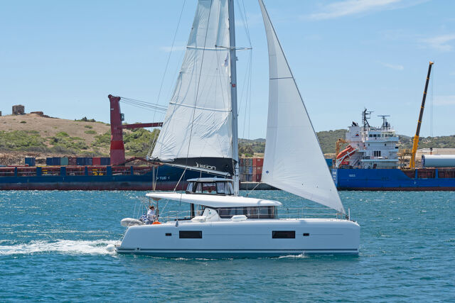 Lagoon 42 - 4 + 2 cab. Breeze