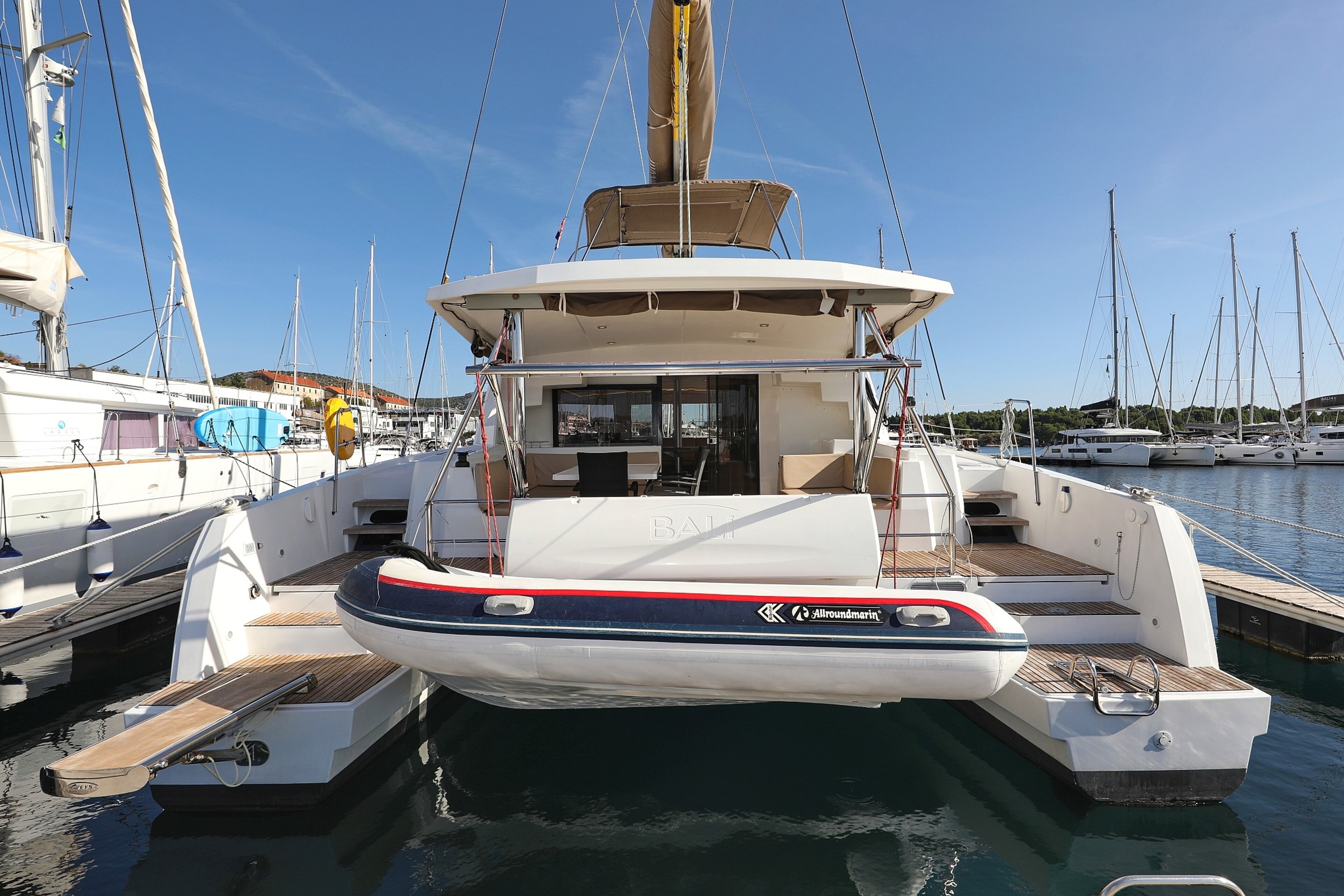 Bali 4.5 - 4 + 2 cab. Karina V