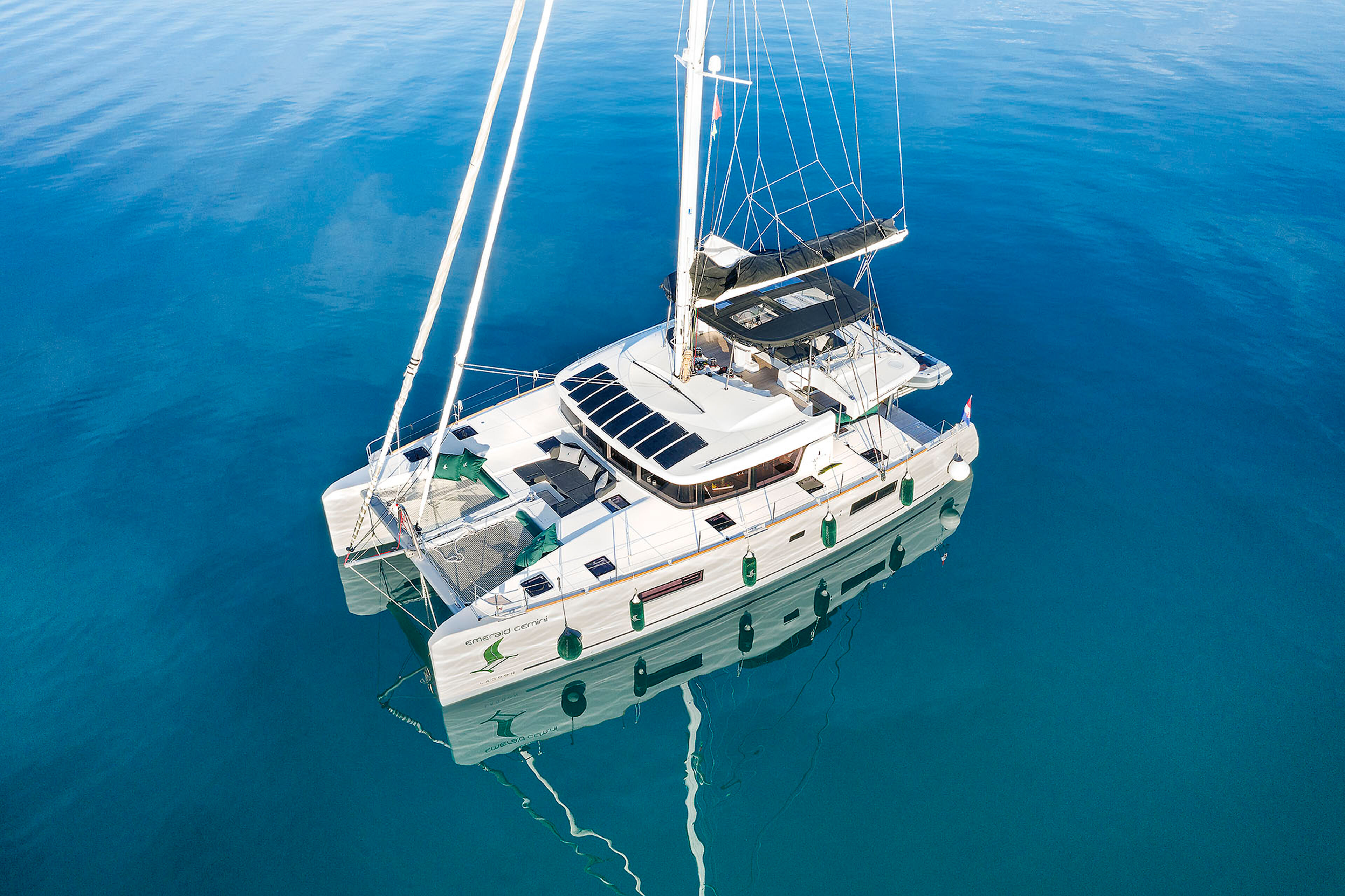 Lagoon 52 F OW - 3 + 2 cab. Emerald Gemini