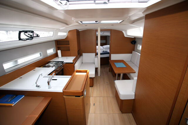 Sun Odyssey 410 - 3 cab. Deba