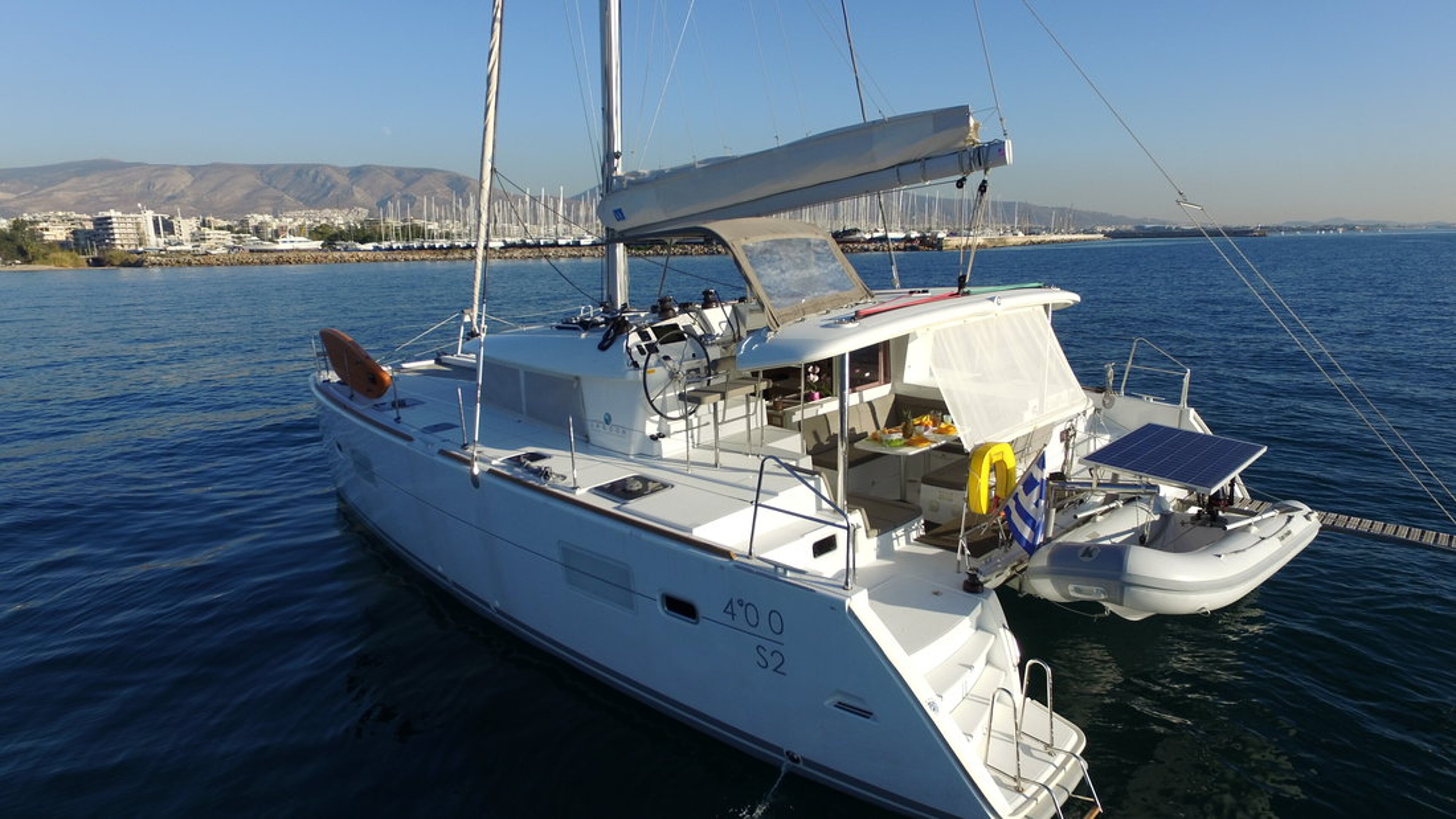Lagoon 400 S2 - 4 + 1 cab. Sailing Blue 4