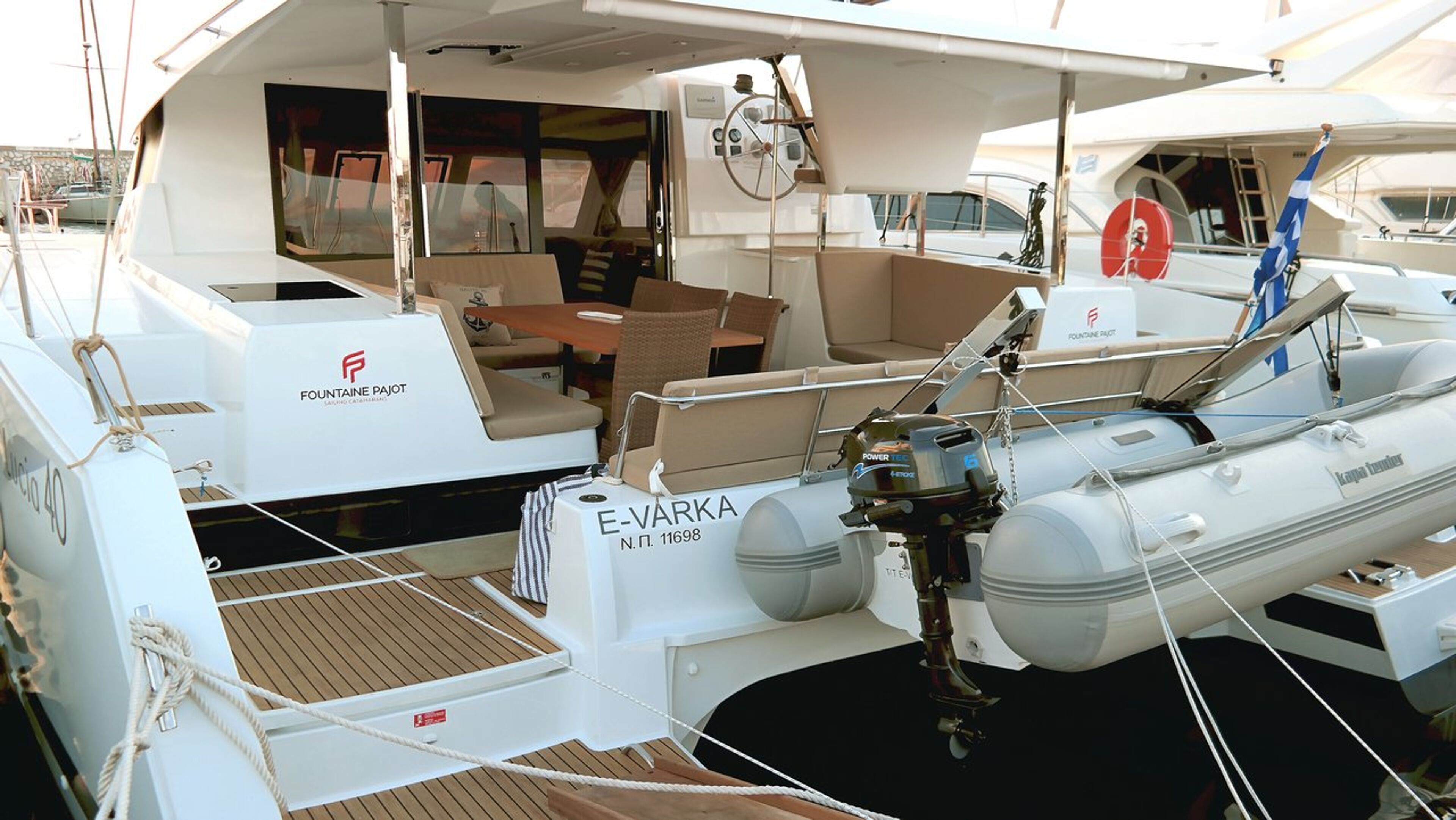 Fountaine Pajot Lucia 40 - 4 cab. E-Varka