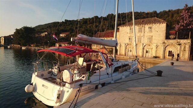 Oceanis 38.1 Luce