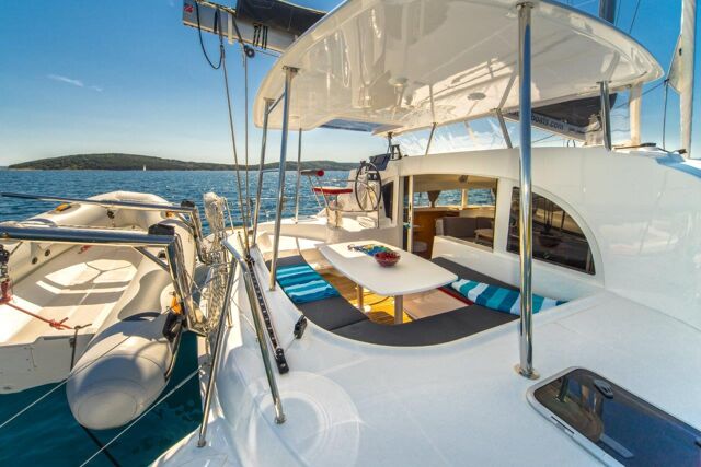 Lagoon 380 - 4 + 1 cab. Queen Mia
