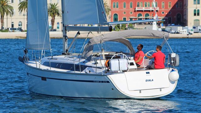 Bavaria Cruiser 37 - 3 cab. Evala
