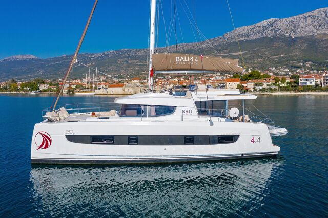 Bali 4.4 - 4 + 1 cab. Thetis