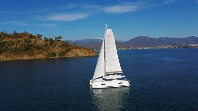 Fountaine Pajot Astrea 42 - 4 + 2 cab. Reina