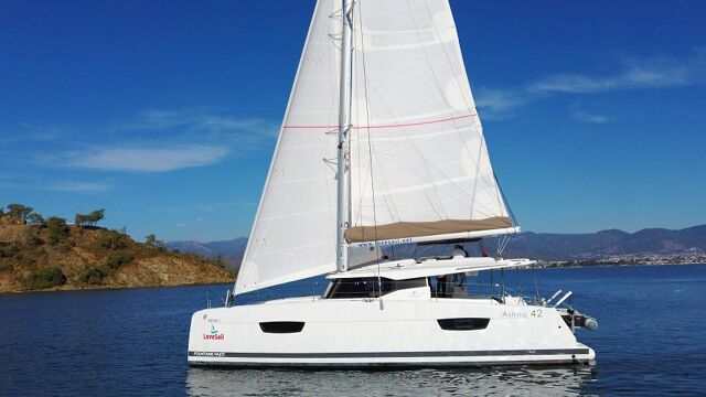 Fountaine Pajot Astrea 42 - 4 + 2 cab. Reina