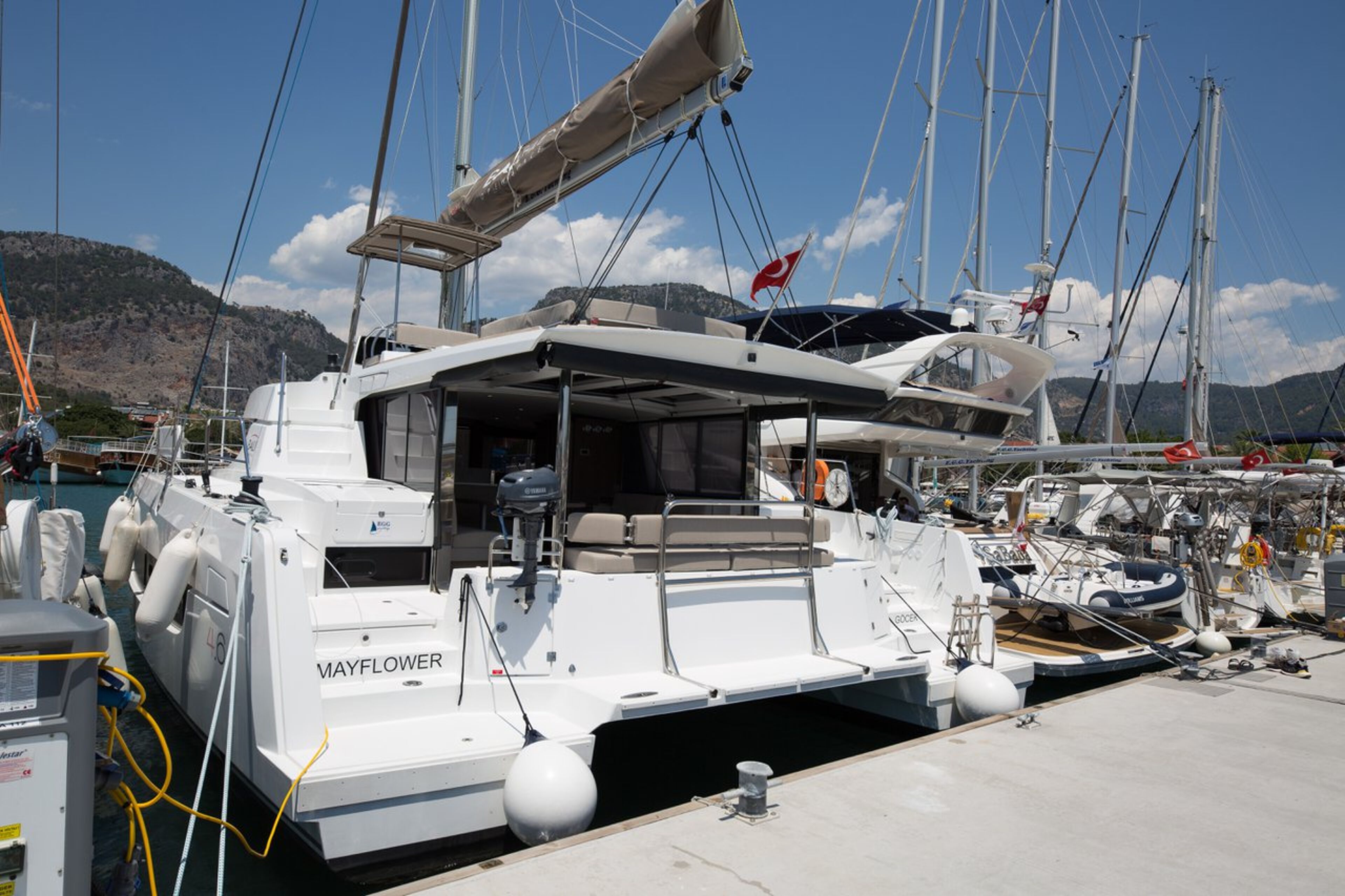 Bali 4.6 - 4 + 2 cab. Mayflower