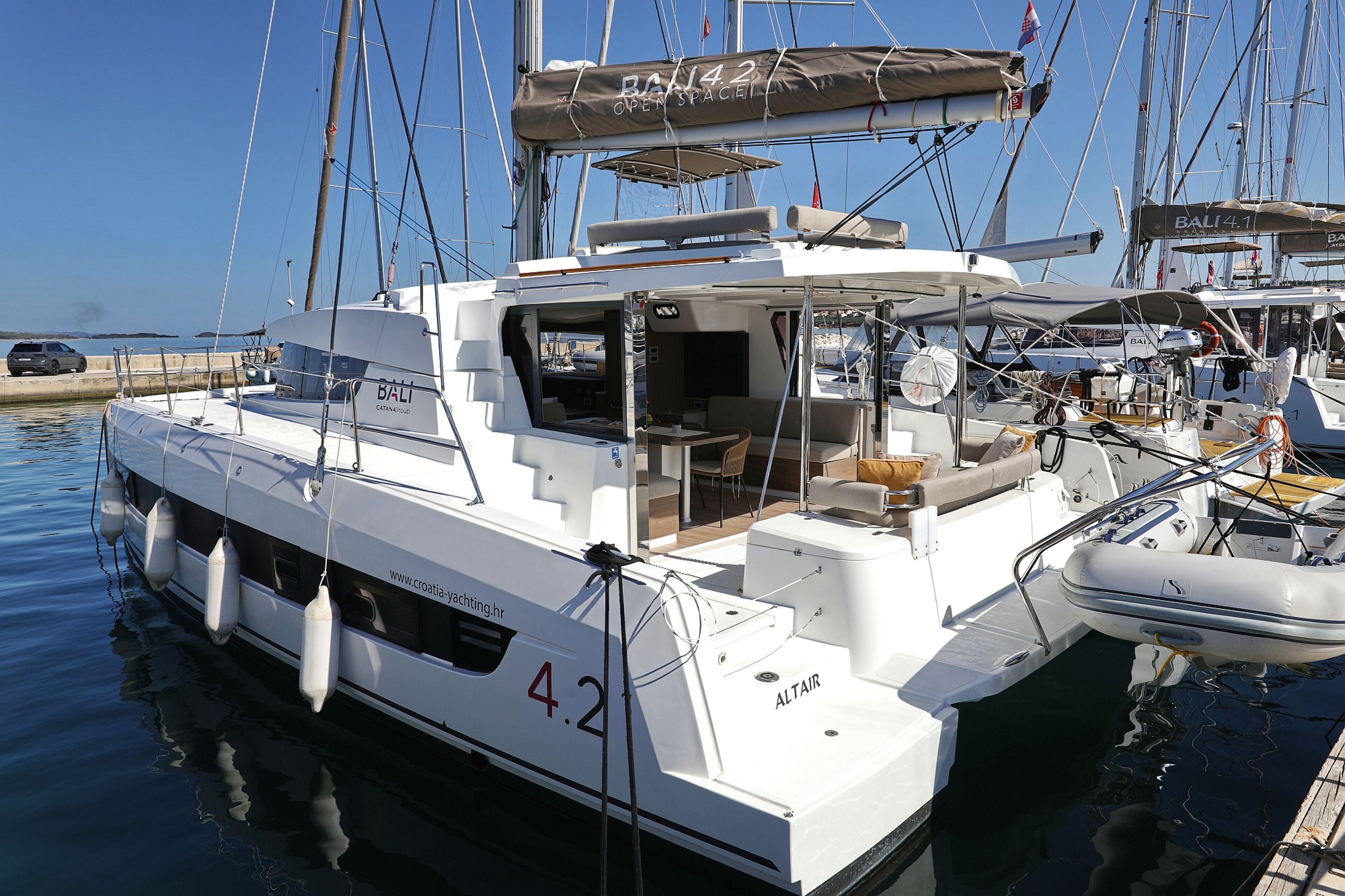 Bali 4.2 - 4 + 1 cab. Altair