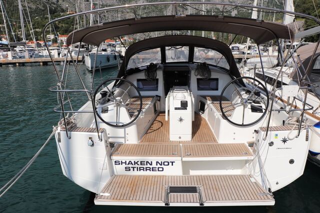 Sun Odyssey 410 - 3 cab. Shaken Not Stirred