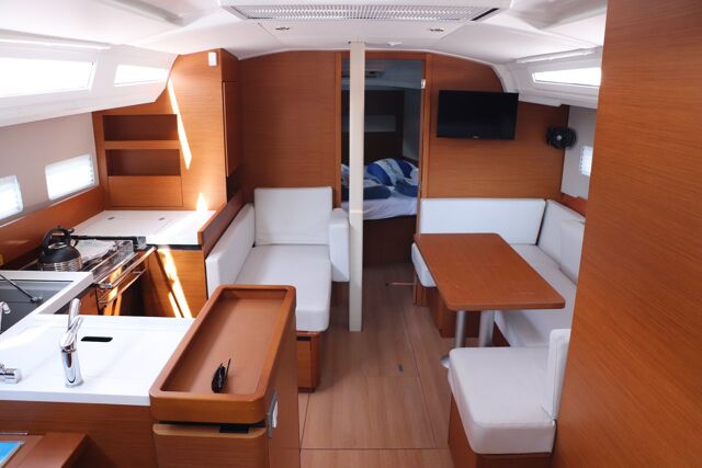 Sun Odyssey 410 - 3 cab. Shaken Not Stirred