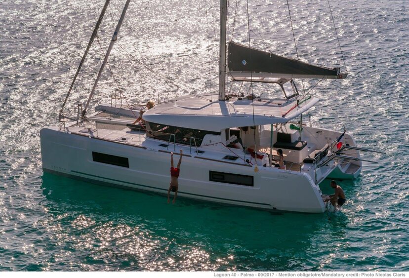 Lagoon 40 - 4 + 2 cab Wave elli