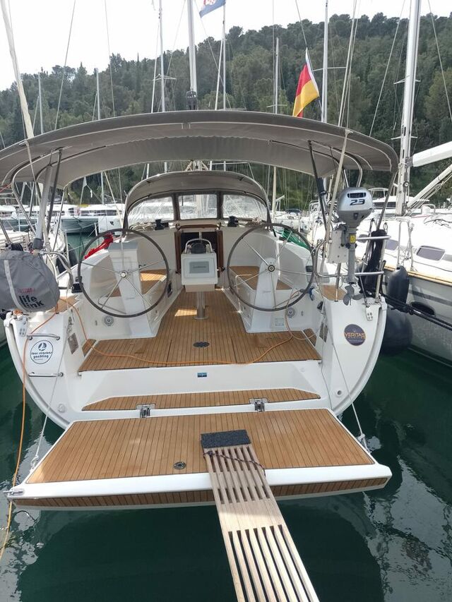 Bavaria Cruiser 41 - 3 cab. Summer elli