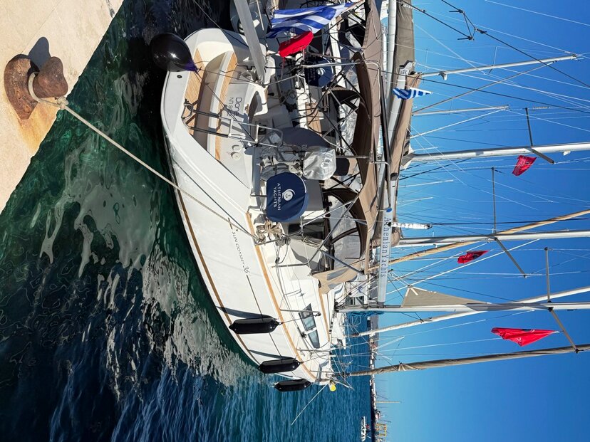 Sun Odyssey 36i Dione
