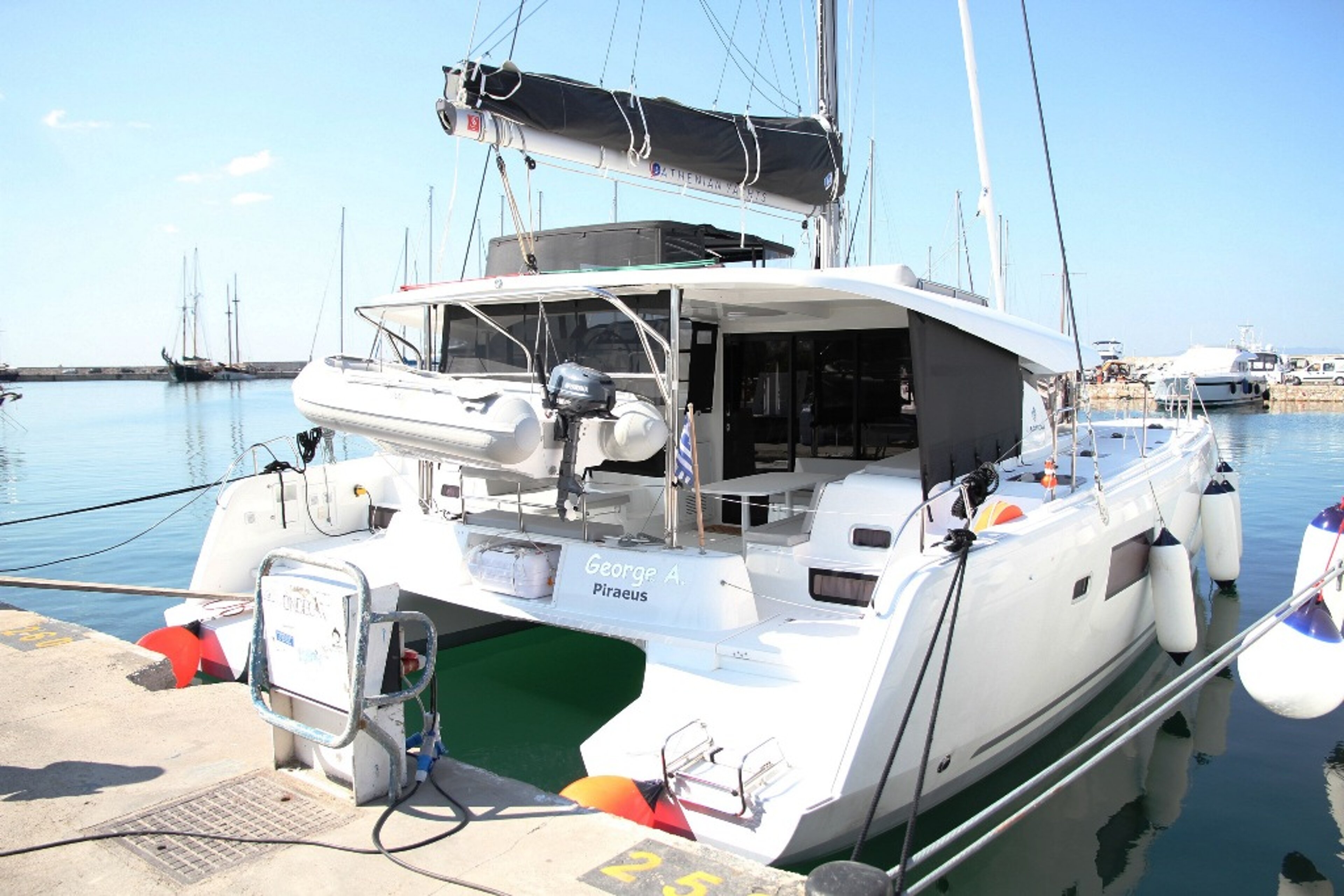Lagoon 42 - 4 + 2 cab. George A