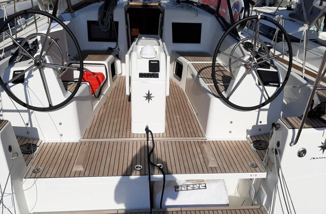 Sun Odyssey 410 - 3 cab. CLASS