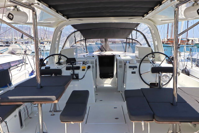 Sun Loft 47 - 6 + 1 cab. CLASS+
