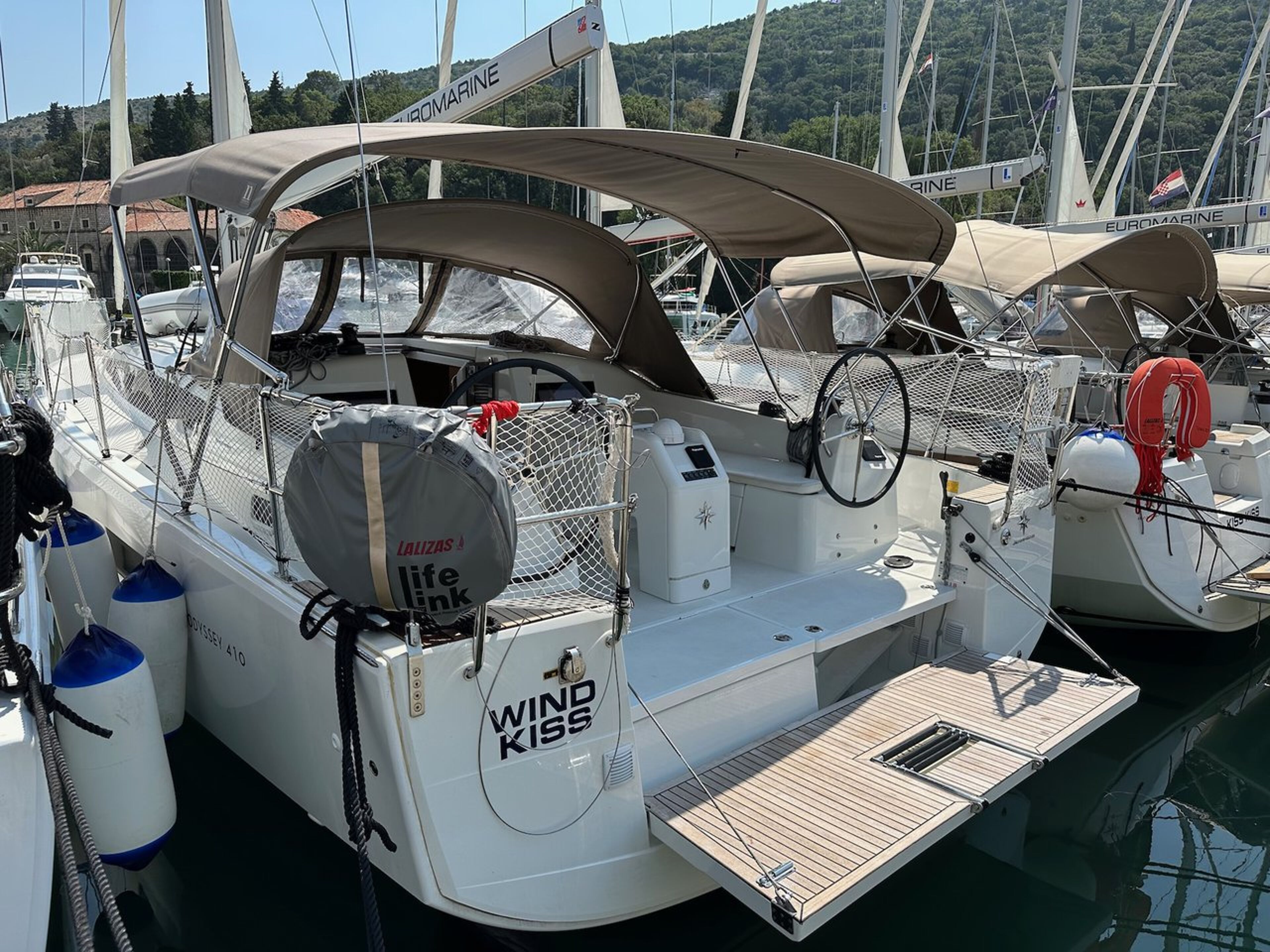 Sun Odyssey 410 - 3 cab. Wind Kiss