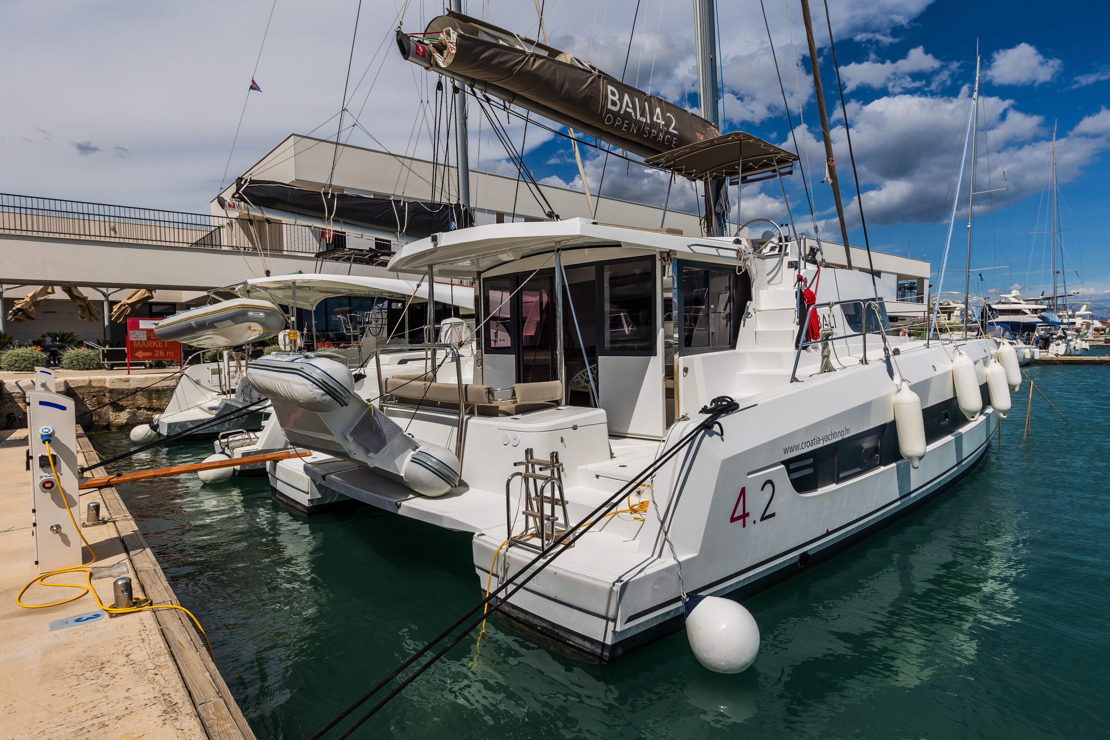 Bali 4.2 - 4 + 1 cab. Liesbeth