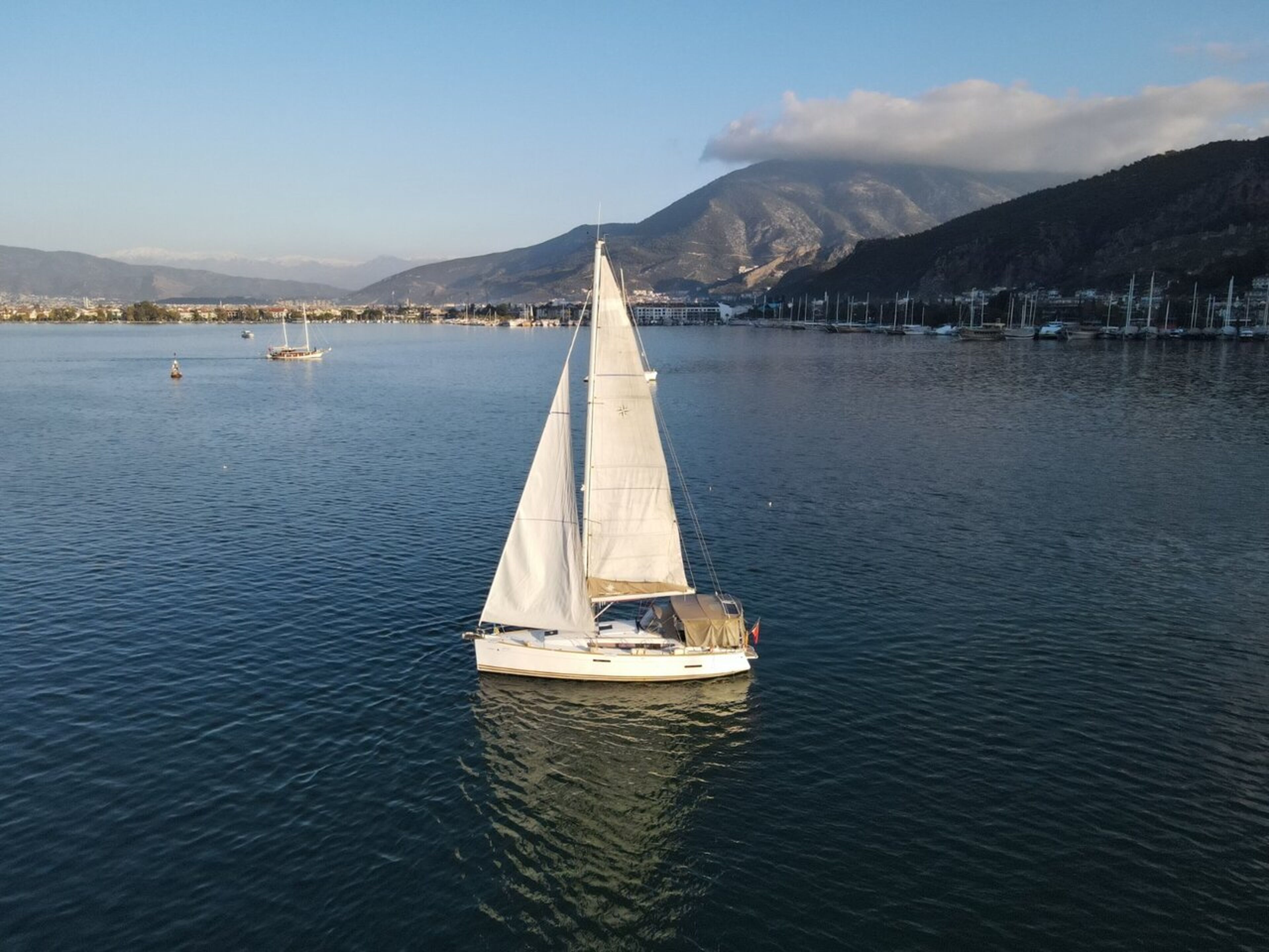 Sun Odyssey 379 - 2 cab. Mitis