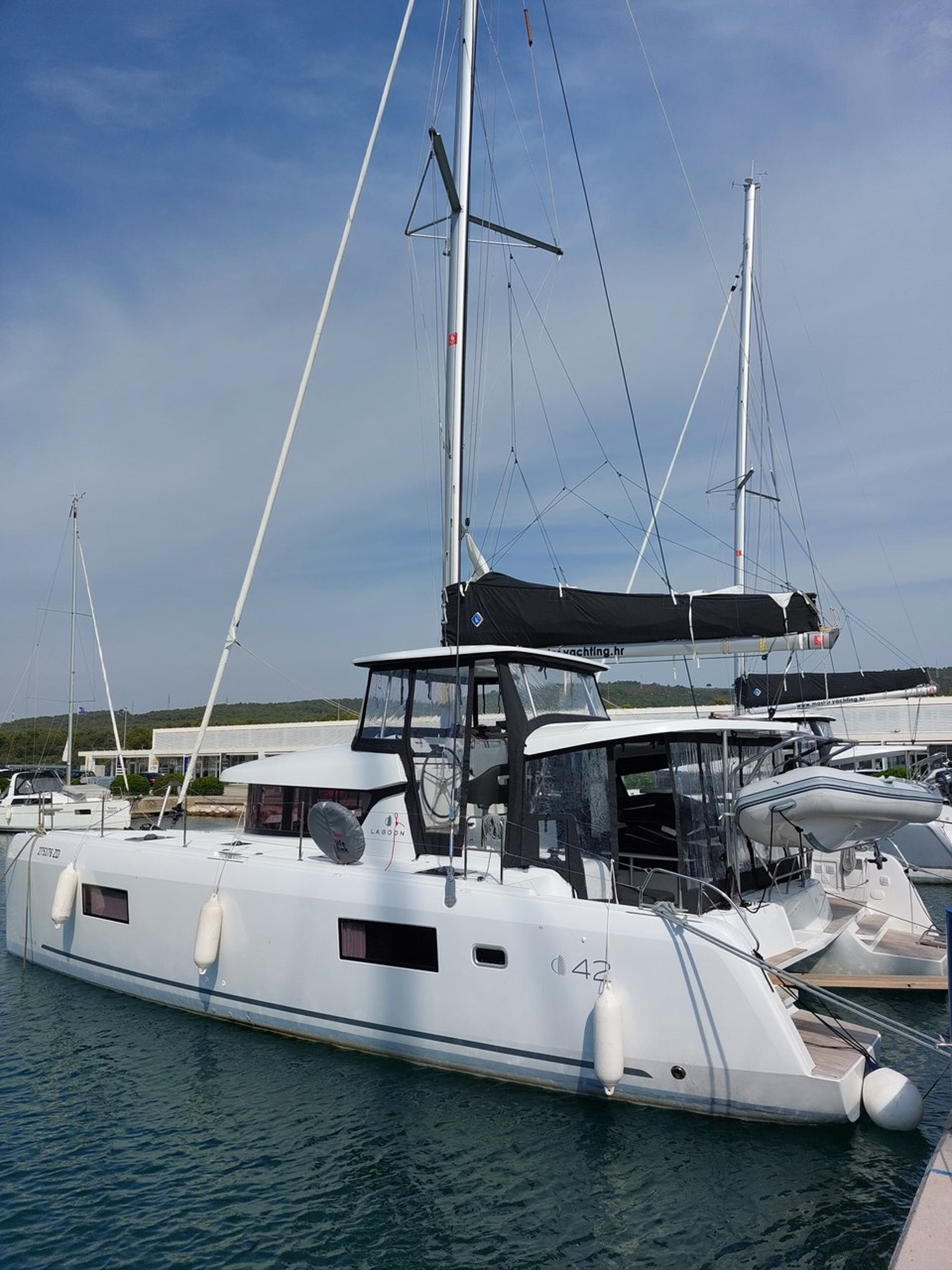 Lagoon 42 - 4 + 2 cab. Dalmatia Sunrise